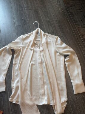 Express Light Cream button up blouse xs